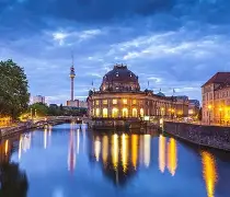 关于德国杯赛程吃紧；奥兰多魔术转会期回应争议；质疑声仍在；球探报告显示潜力的信息