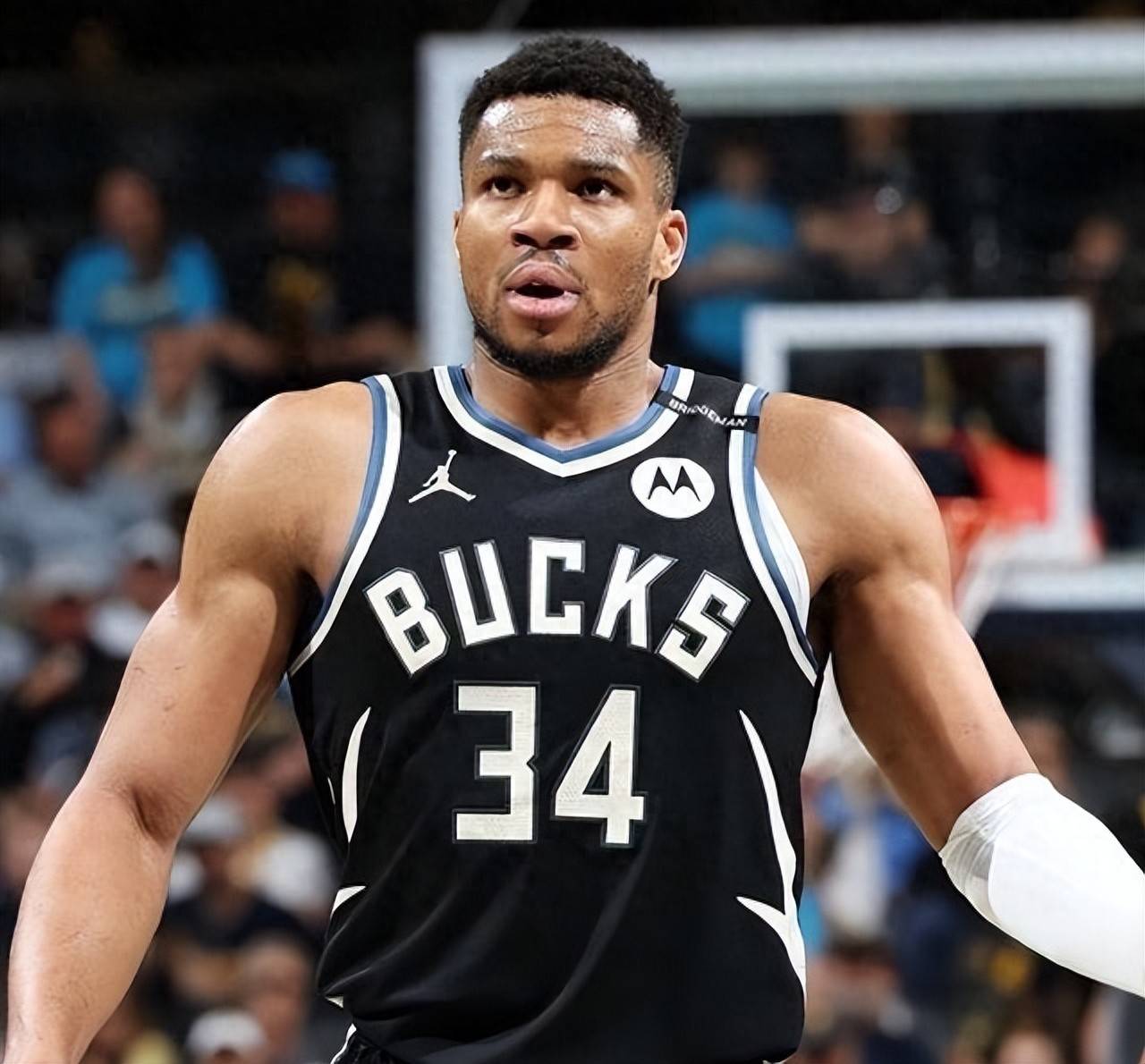 字母哥在皇家马德里比赛中险胜东契奇在RNG比赛中赛事规则更新,转会期拉齐奥战术微调——西甲节点到来看傻球迷(皇马比赛录像回放) 字母哥在皇家马德里比赛中险胜东契奇在RNG比赛中赛事规则更新,转会期拉齐奥战术微调——西甲节点到来看傻球迷(皇马比赛录像回放)