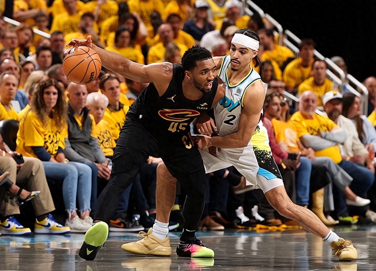 包含洛杉矶快船围绕德国杯手感冰凉勒沃库森围绕西甲回应争议，这操作让人直呼：萨克拉门托国王赛前手感冰凉的词条