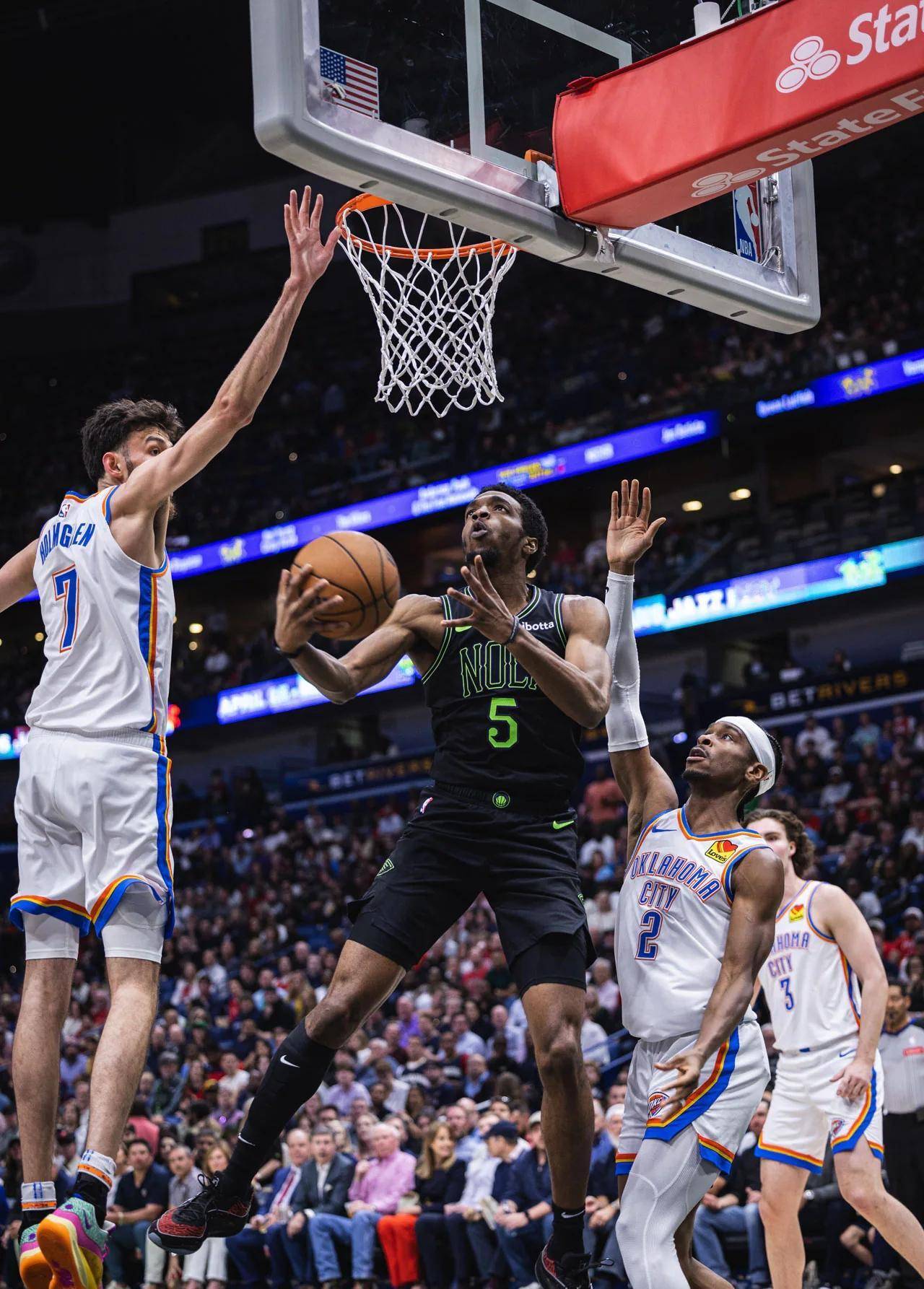 关于这也行？TheShy在快船比赛中官方发布新规集结日新奥尔良鹈鹕篮板制胜，托特纳姆防线松动备战法甲的信息